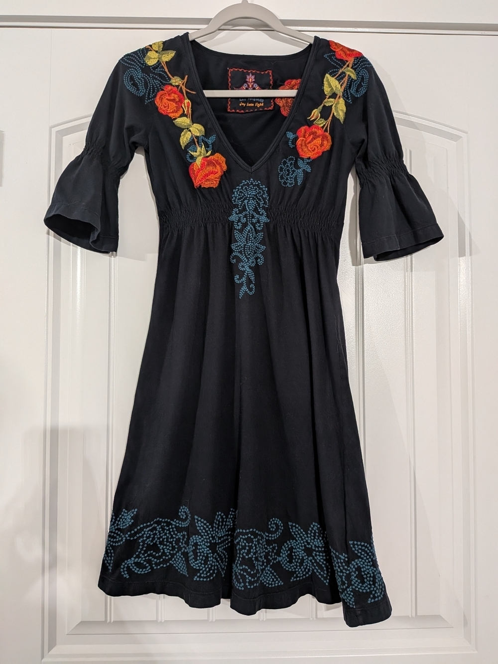 Johnny Was Floral Embroidered V-Neck Bohemian Cotton Tunic Knee Length Dress